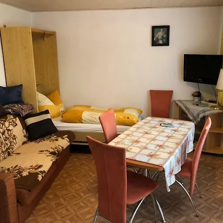 Ferienhaus * 네우루핀